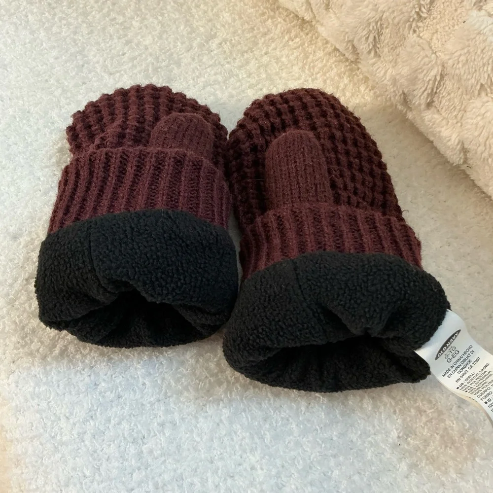 Old Navy Deep Purple Knit Mittens